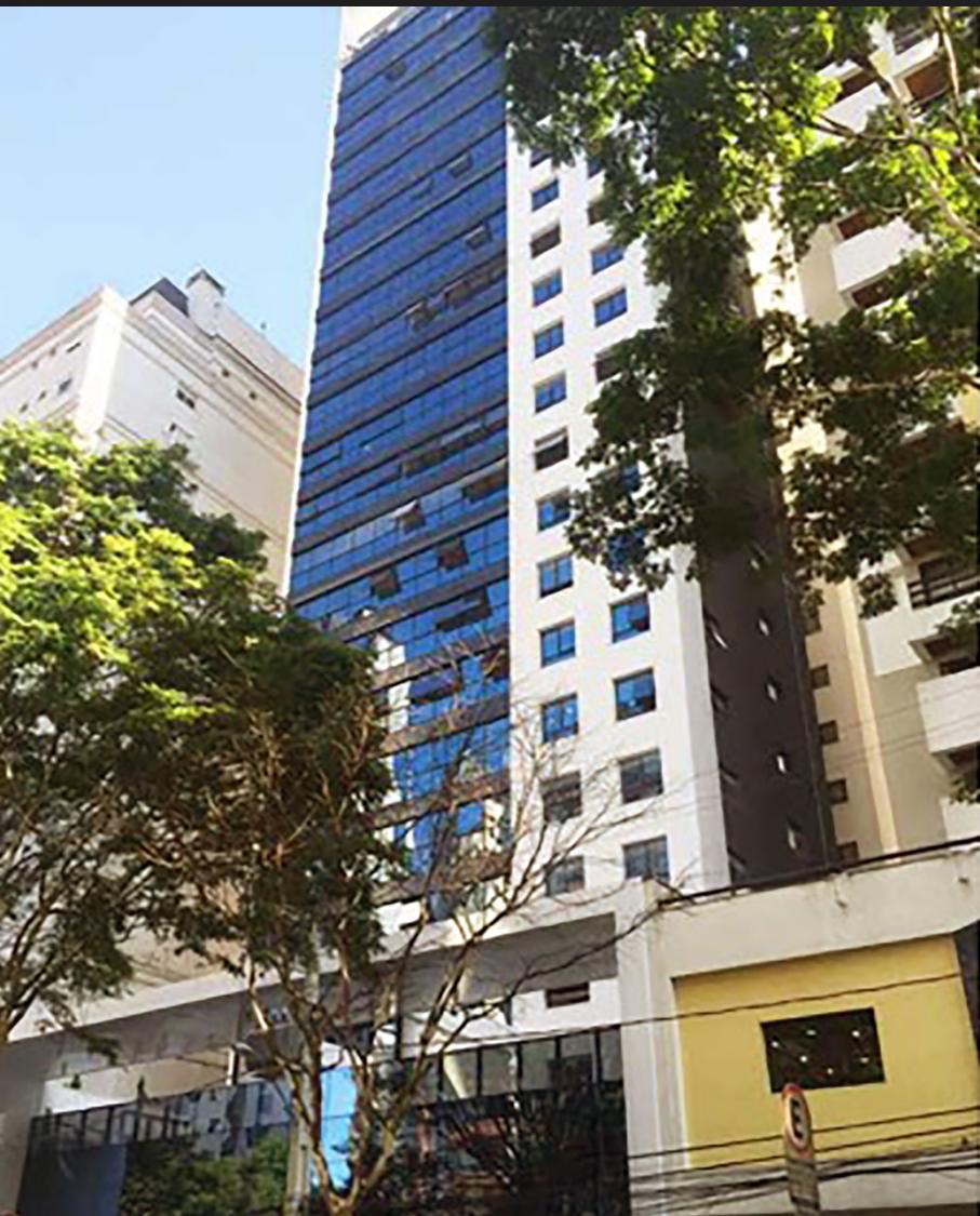 Vista geral do consultório odontológico do Dr. Rullian Pinheiro em Bigorrilho, Curitiba